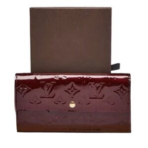 Authentic Louis Vuitton Amarante Vernis Sarah wallet